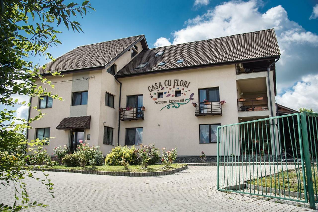 Pensiunea Casa Cu Flori Cisnadioara Exteriér fotografie