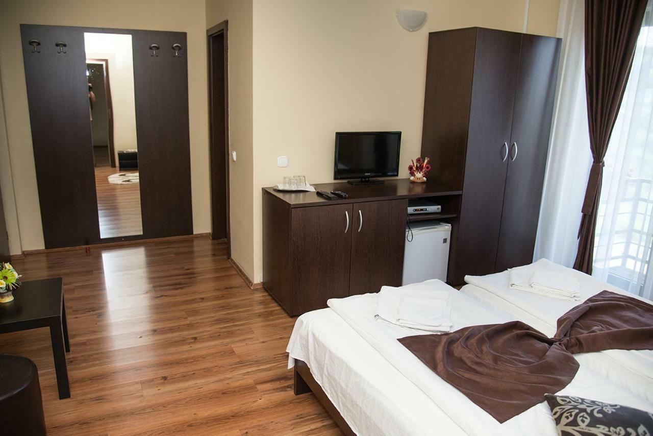 Pensiunea Casa Cu Flori Cisnadioara Exteriér fotografie